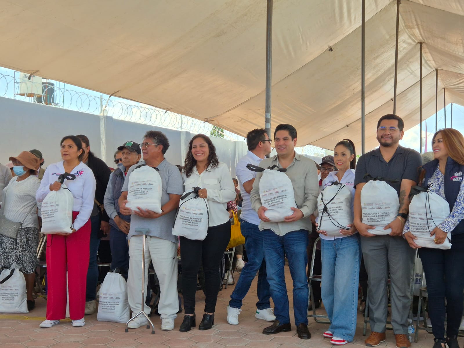 Entregan más de 2 mil 900 despensas a sectores vulnerables en San Andrés Cholula