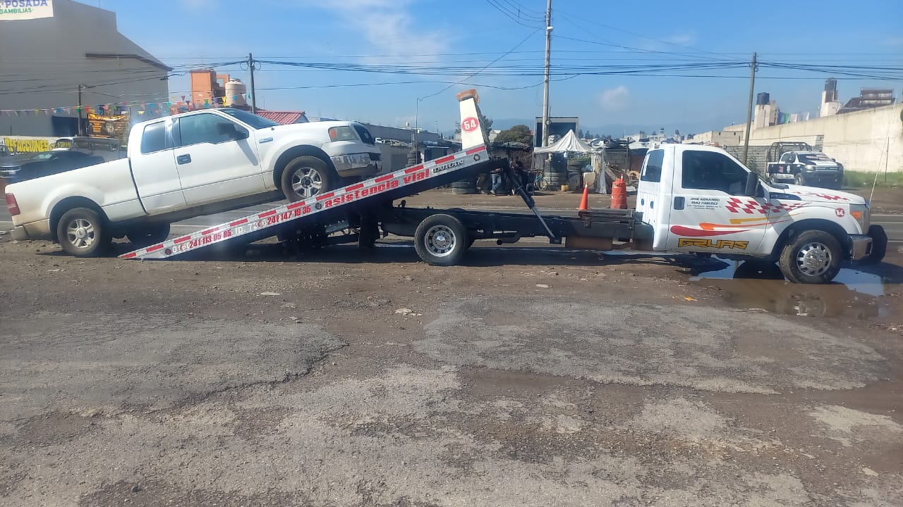 Recuperan camioneta robada y detienen a un hombre en Calpulalpan