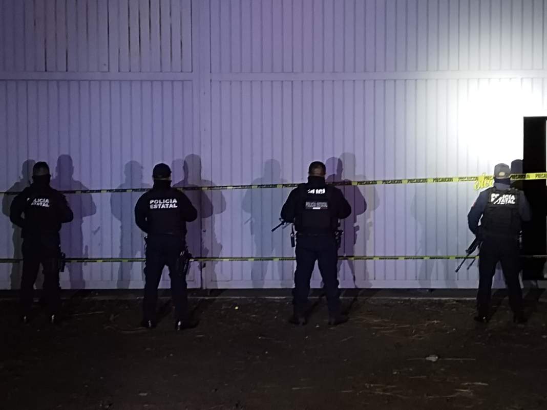 SSC y Guardia Nacional recuperan tráiler robado y aseguran bodega clandestina