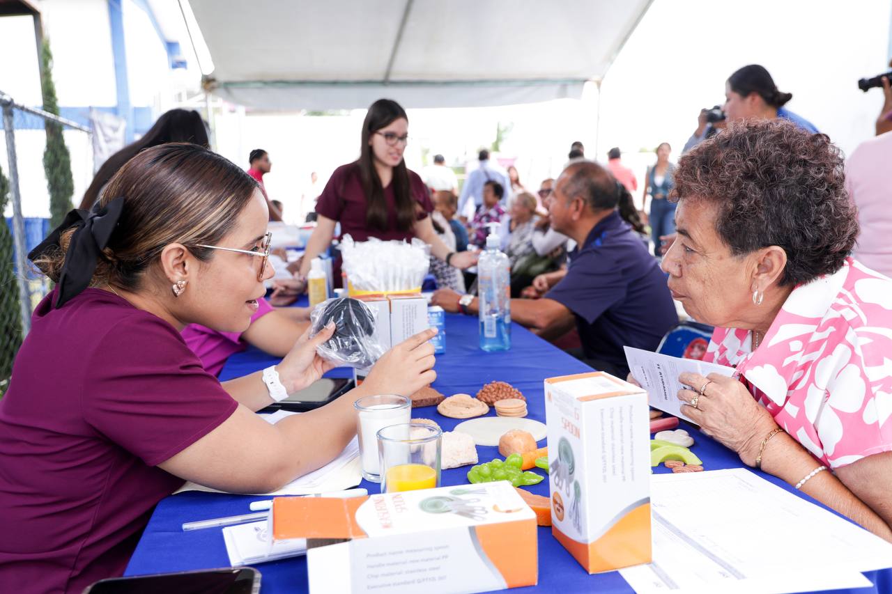 Prioriza Lupita Cuautle el bienestar de personas adultas mayores con Jornadas de Salud