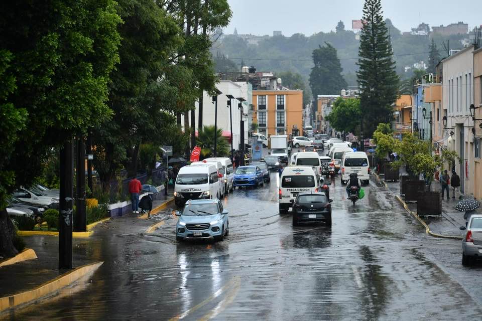 Tlaxcala enfrenta chubascos y descenso de temperaturas