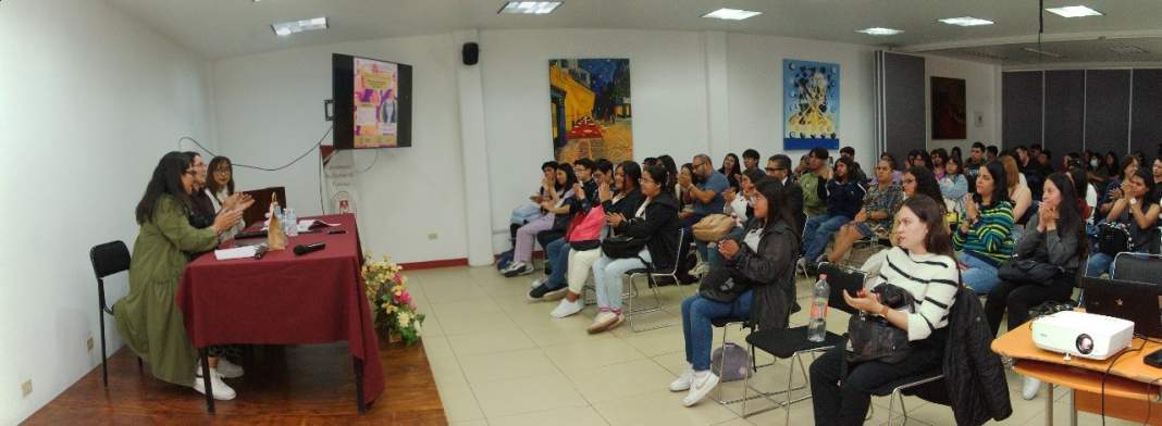 UATx promueve reflexión feminista descolonial con conferencia de experta