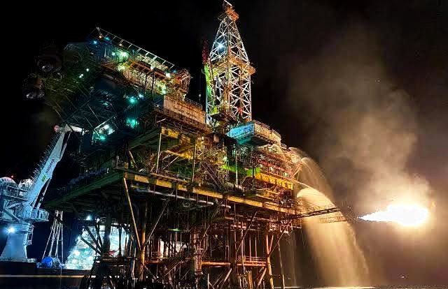 Piratas armados asaltan plataforma de Pemex en Campeche y roban equipo