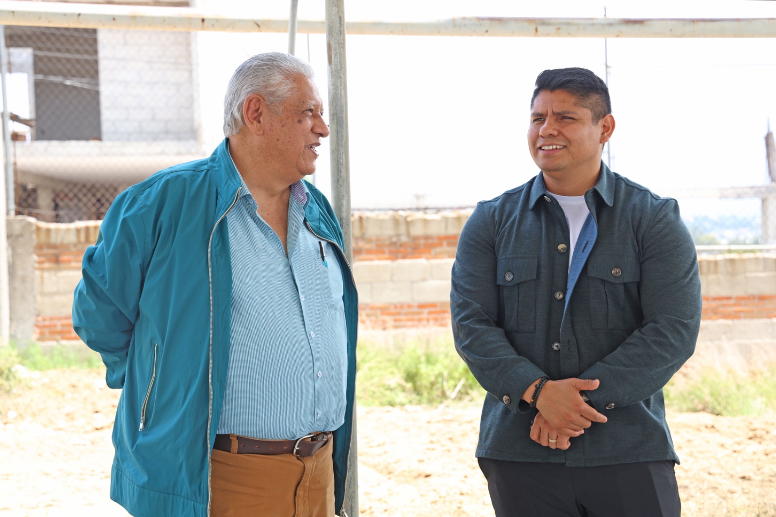 Supervisa Omar Muñoz arco techo en San Lorenzo Almecatla 