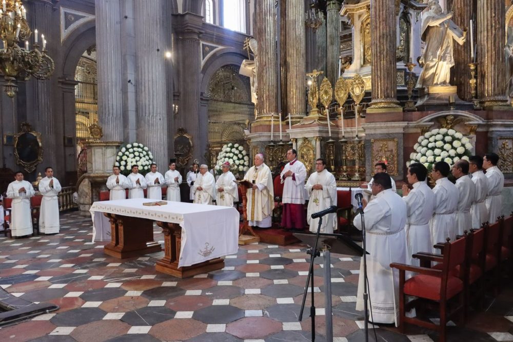 Diez seminaristas reciben el diaconado en la Catedral de Puebla