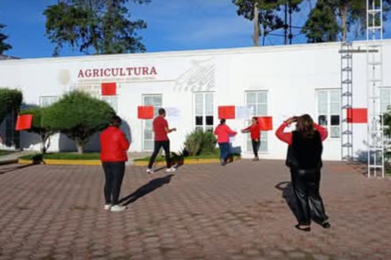 Trabajadores de CADER Huamantla denuncian acoso laboral y exigen justicia
