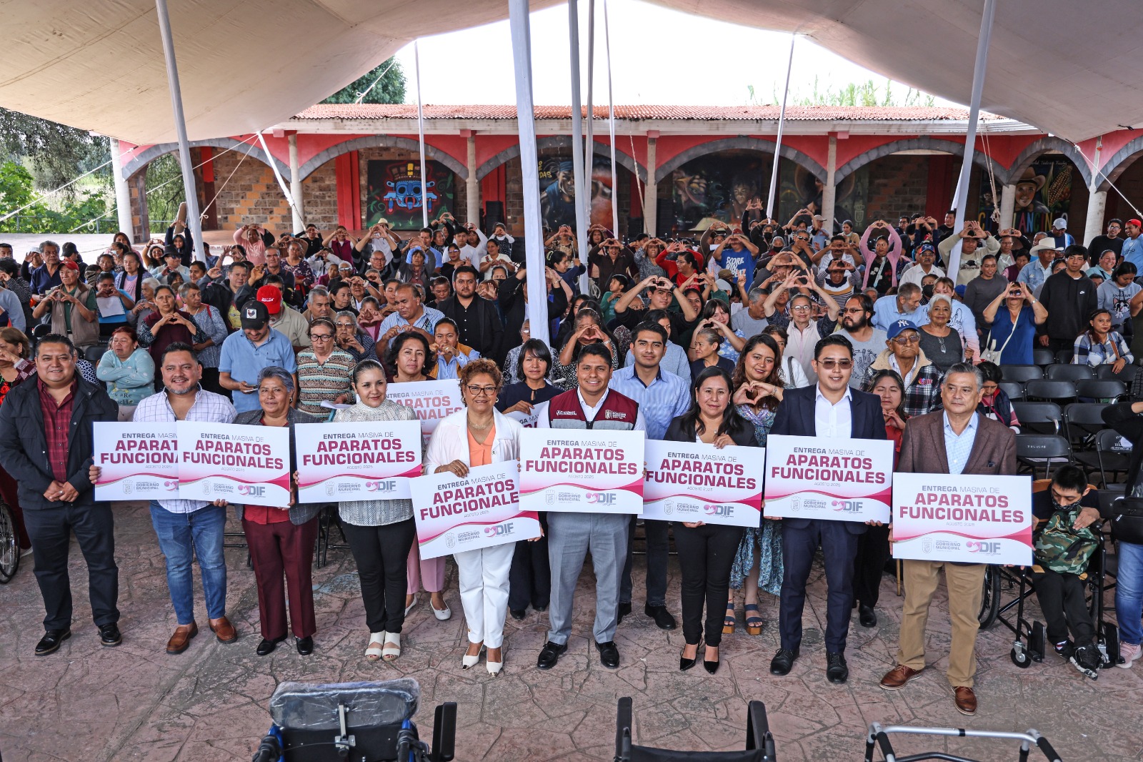 Omar Muñoz encabeza entrega de aparatos funcionales