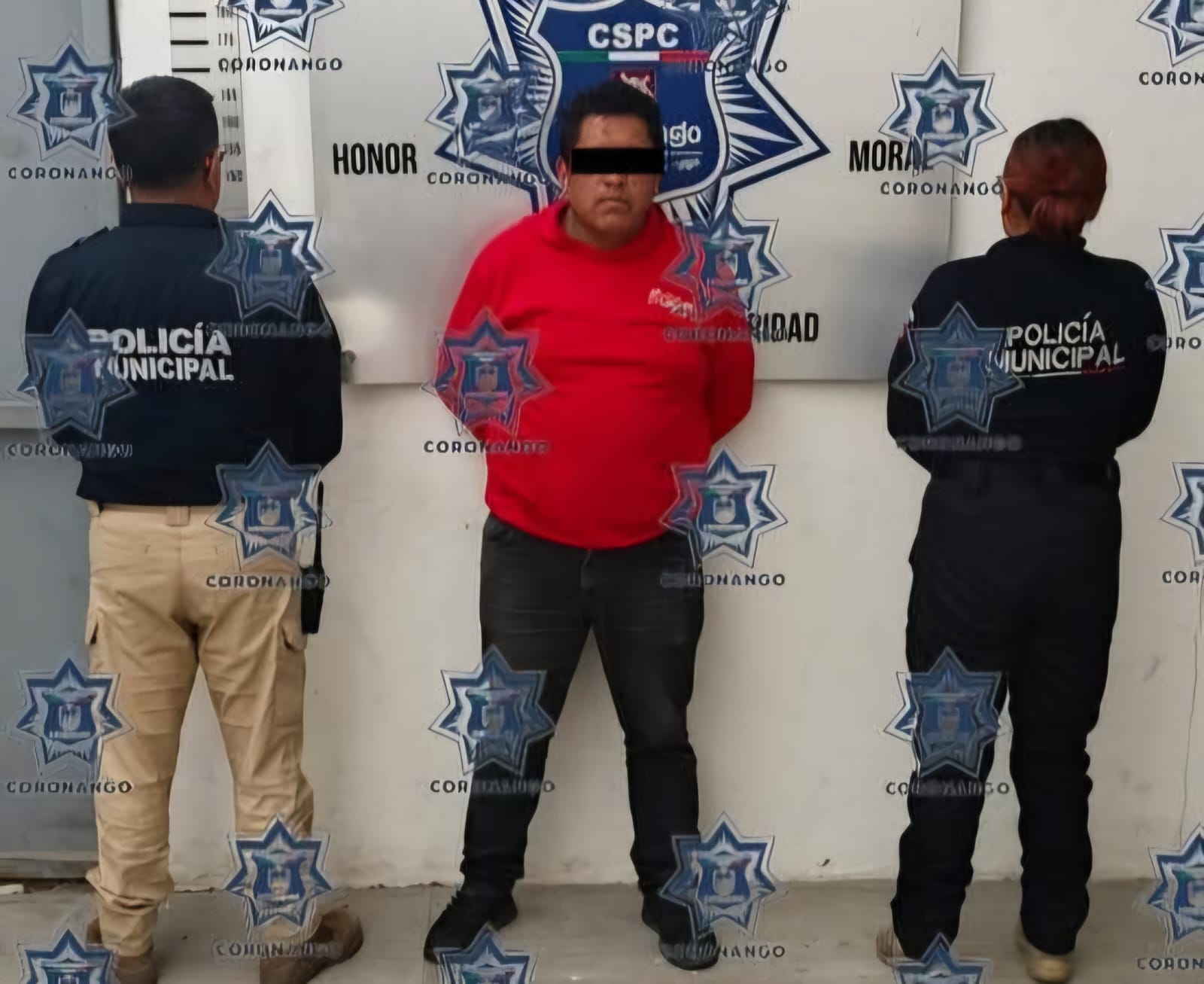Detienen en Coronango a hombre por conducir vehículo con reporte de robo