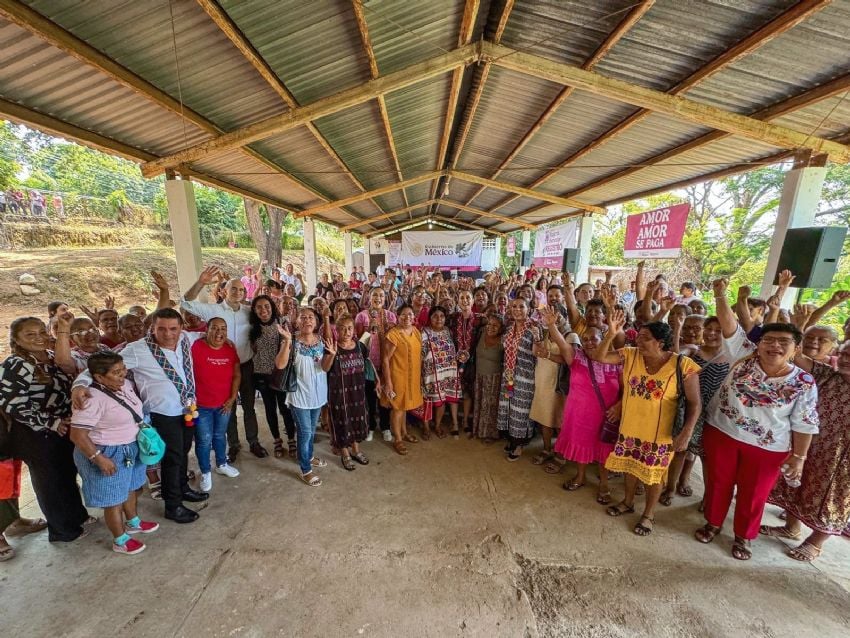 Sheinbaum impulsa artesanas amuzgas con créditos ApoyArte en Guerrero
