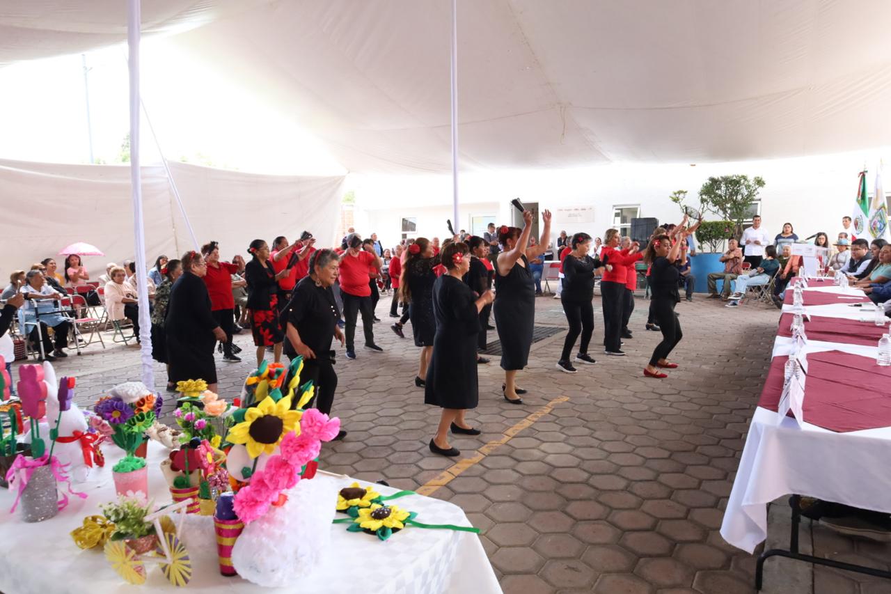 En Coronango, las y los abuelos son las raíces y corazón de las familias