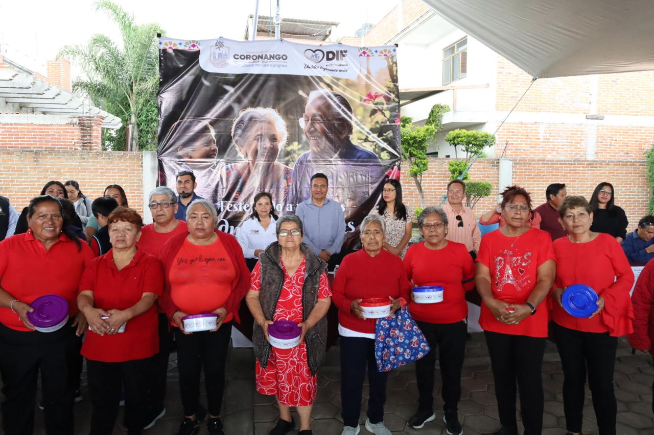 En Coronango, las y los abuelos son las raíces y corazón de las familias