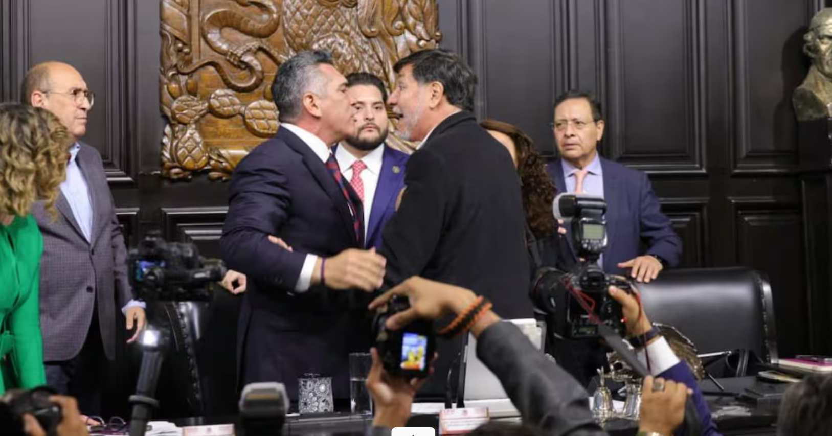 Golpes en el Senado: Noroña y ‘Alito’ Moreno protagonizan pelea