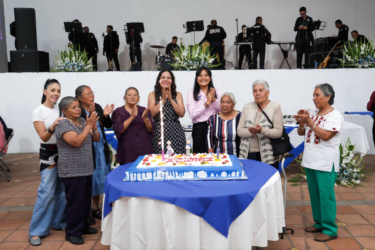 celebran abuelitos sach 4