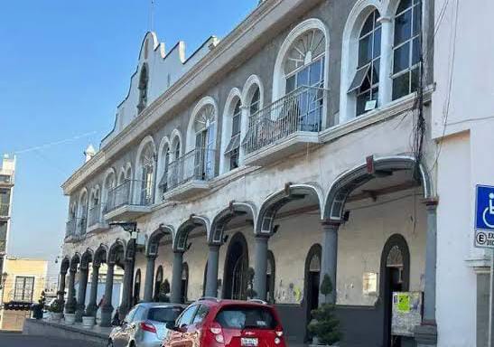 Acusan al alcalde de Zacatelco de pagos indebidos y conflicto de interés