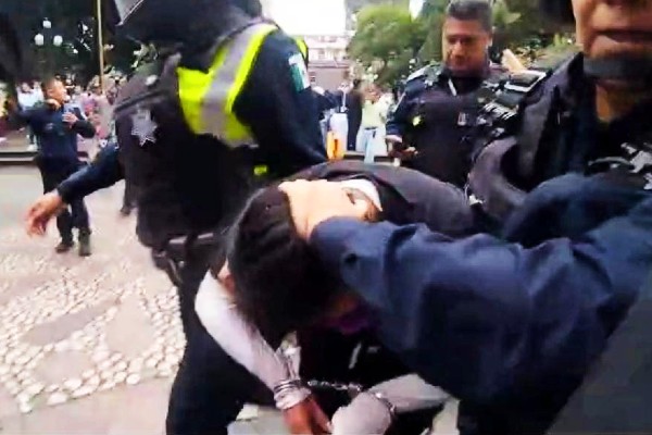 Liberan a cuatro mujeres tras incidente que dañó la histórica fuente de San Miguel