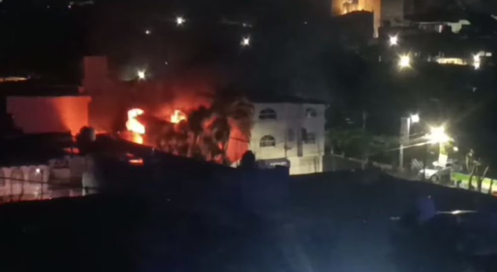 Atacan con drones y explosivos la casa de la alcaldesa de Queréndaro, Michoacán 