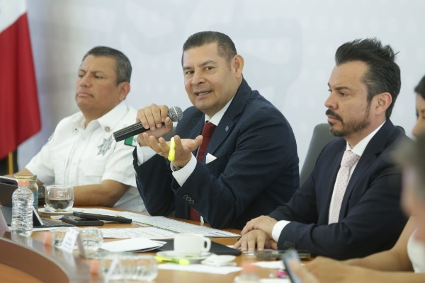 Gobierno de Puebla prepara iniciativa para sancionar a funcionarios ligados al cártel del despojo 