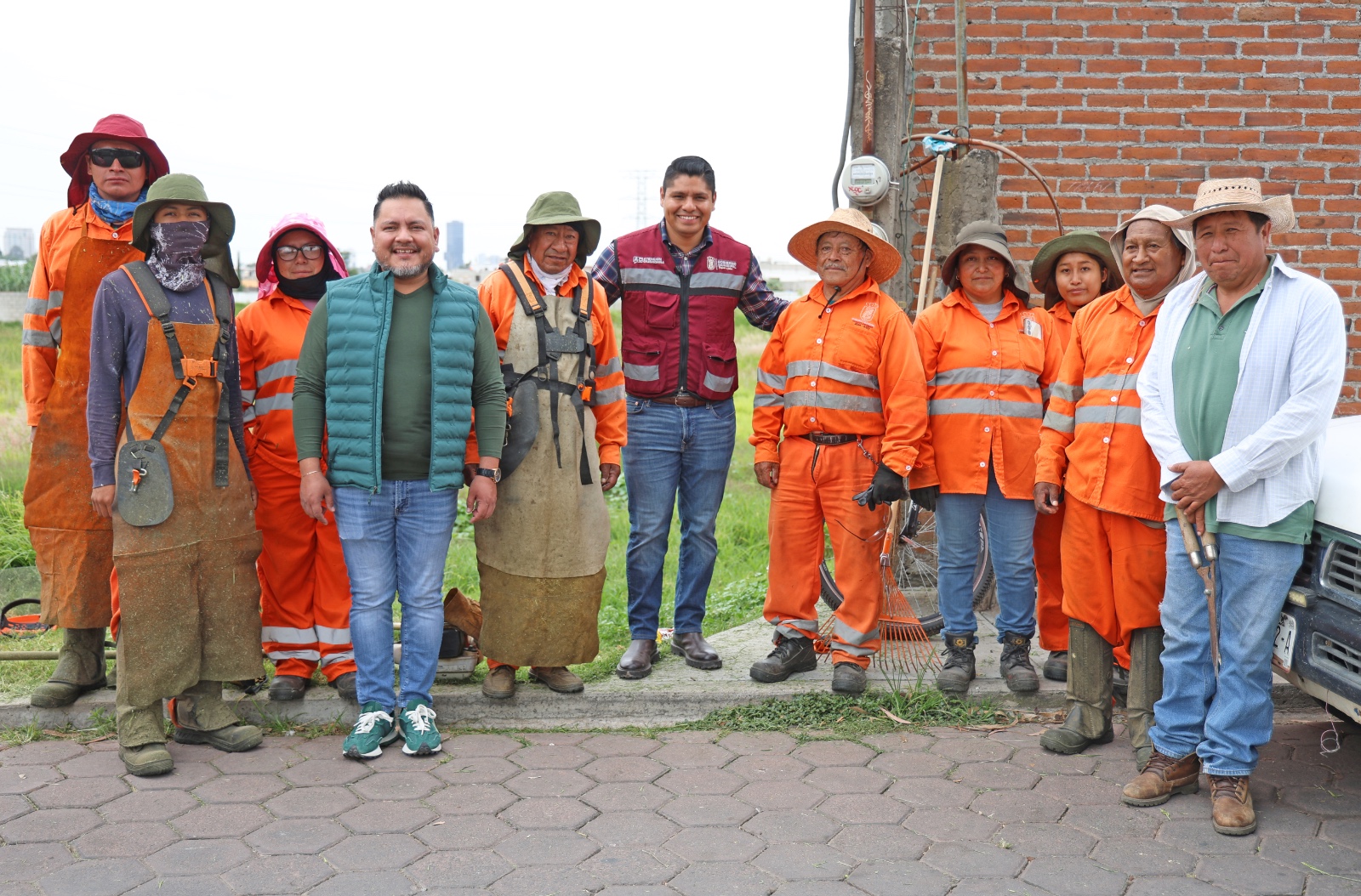Encabeza Omar Muñoz faena comunitaria en Sanctorum 