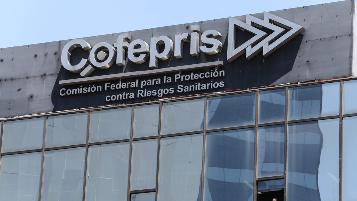 Cofepris anuncia lista negra de productos prohibidos para proteger tu salud