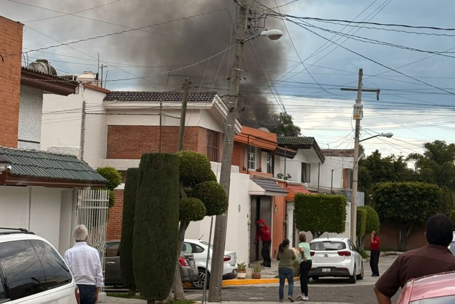 Explosión y incendio en vivienda de Estrellas del Sur