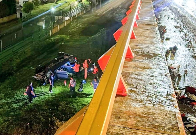 Accidente en Periférico Ecológico, altura Forjadores