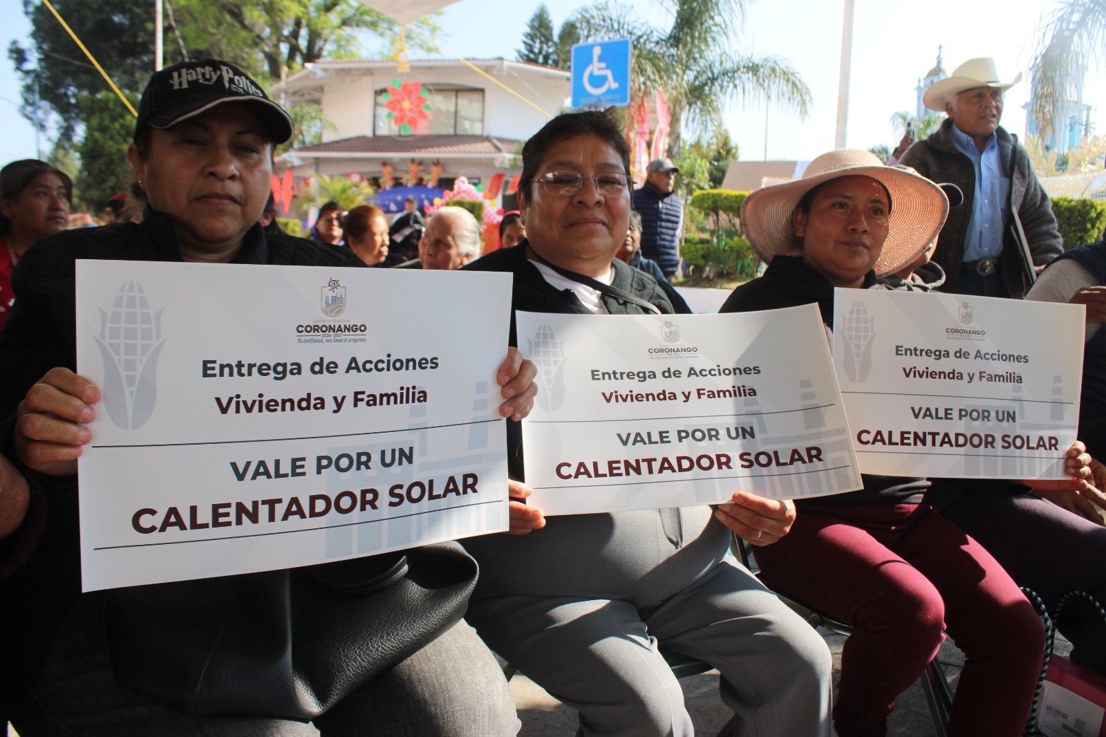 Coronango impulsa energías limpias y autosuficiencia alimentaria con nuevas entregas sociales