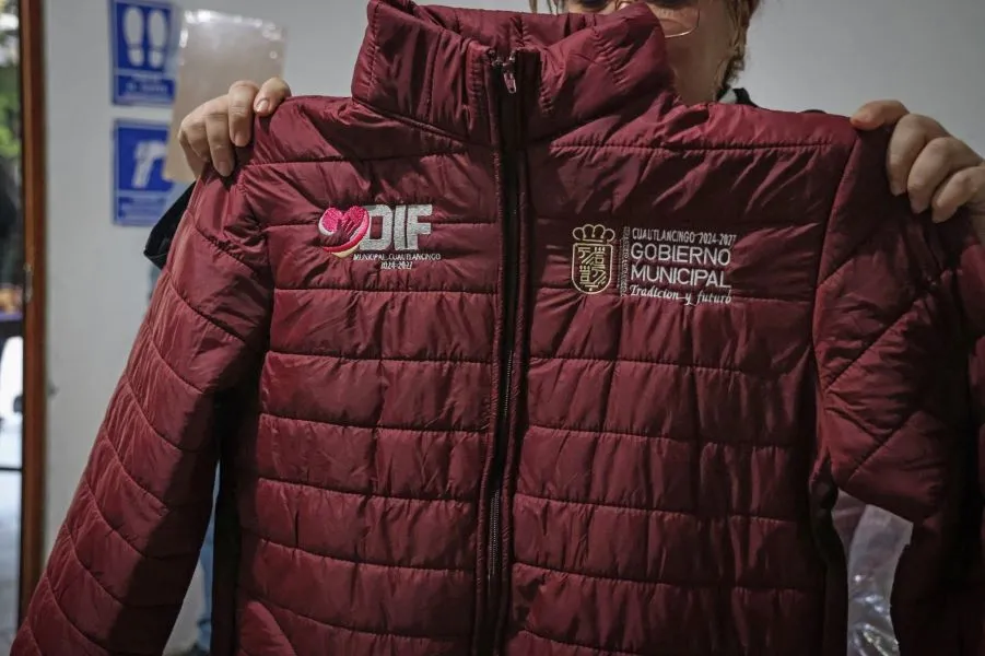 Omar Muñoz inicia el programa “Un Apapacho al Corazón 2025”