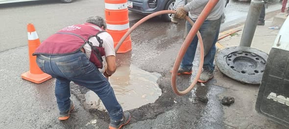 SOSAPACH realiza mantenimiento preventivo a la red de alcantarillado en la Carretera Federal  México–Puebla