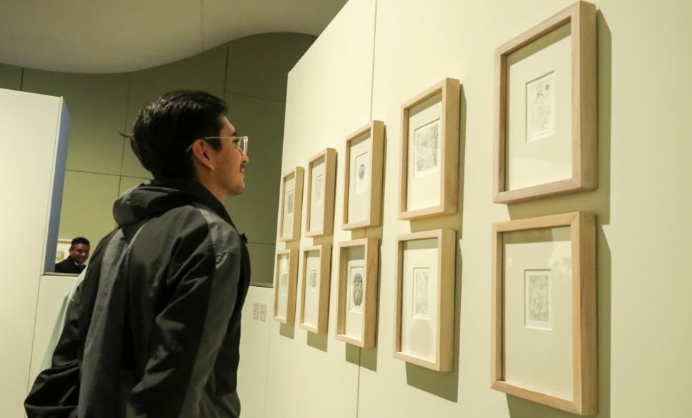 Una exposición que sacude la mirada y celebra al surrealismo