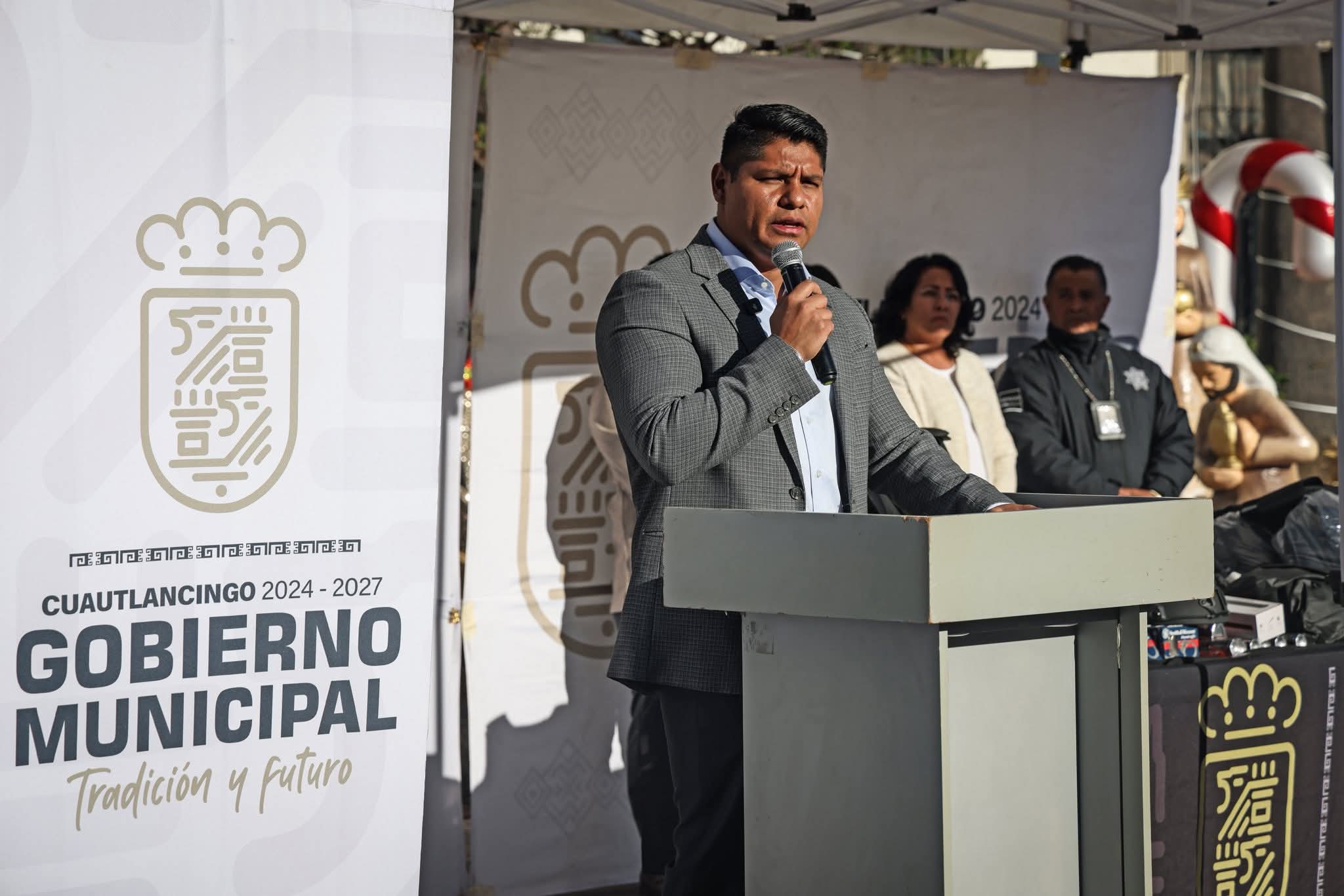 uniformes y equipo policias cuautlancingo 2