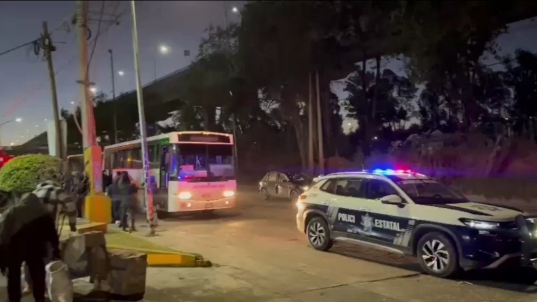 Asalto armado desata pánico en autobús de pasajeros