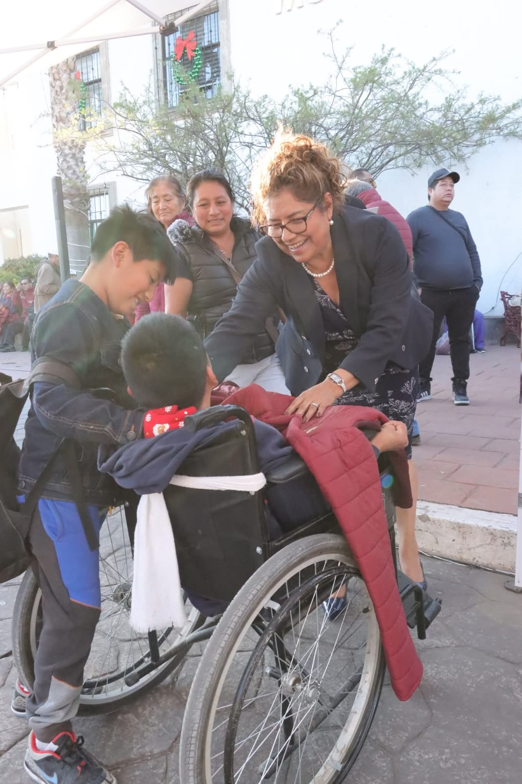 reciben chamarra cuautlancingo 3