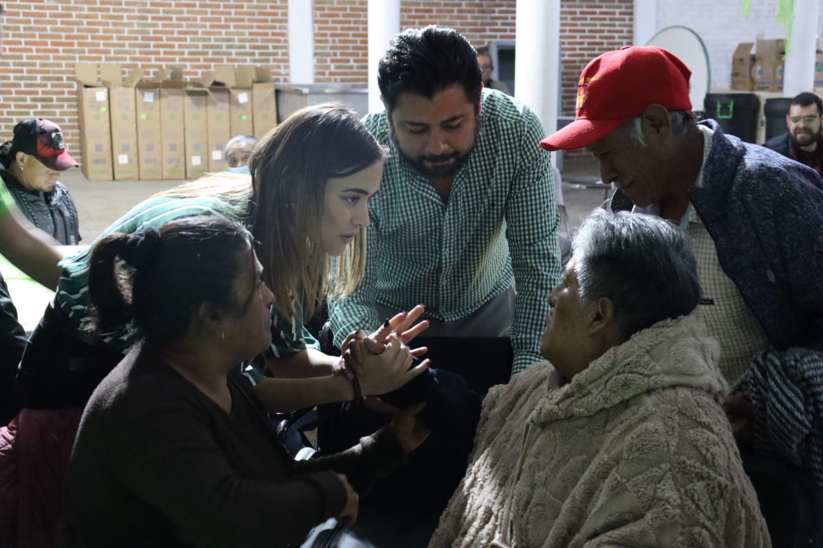 carolina fedez entrega sillas cholultecas 3