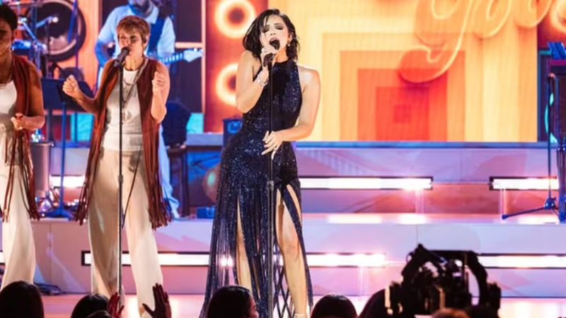 Angela Aguilar sorprende cantando en ingles y con polemico look rockero