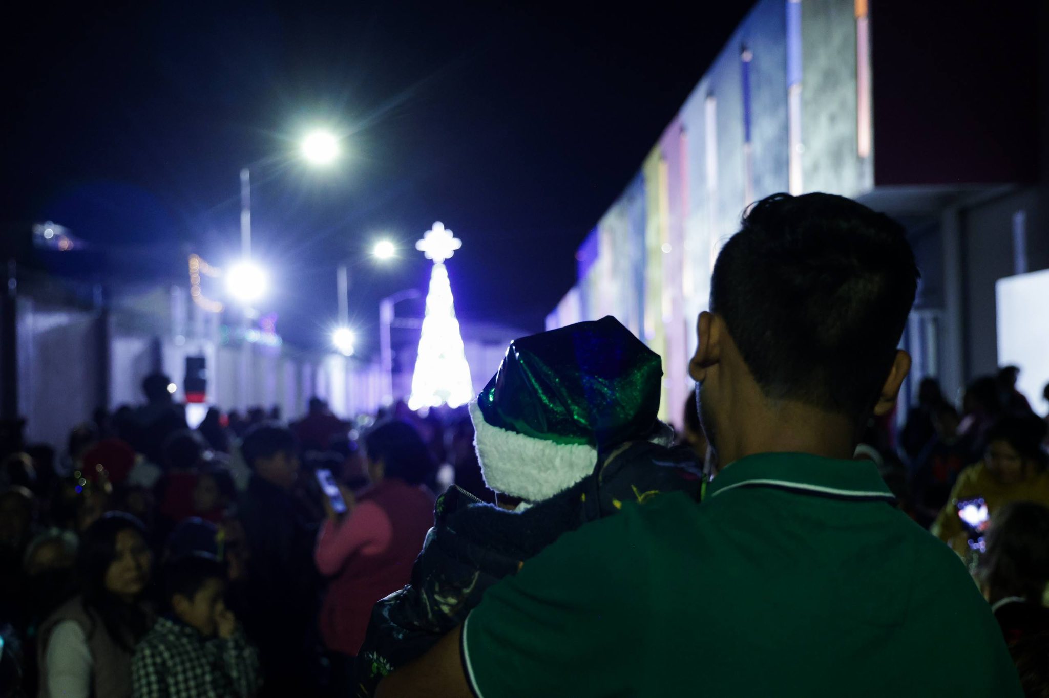 encienden arbol navidad sach 4