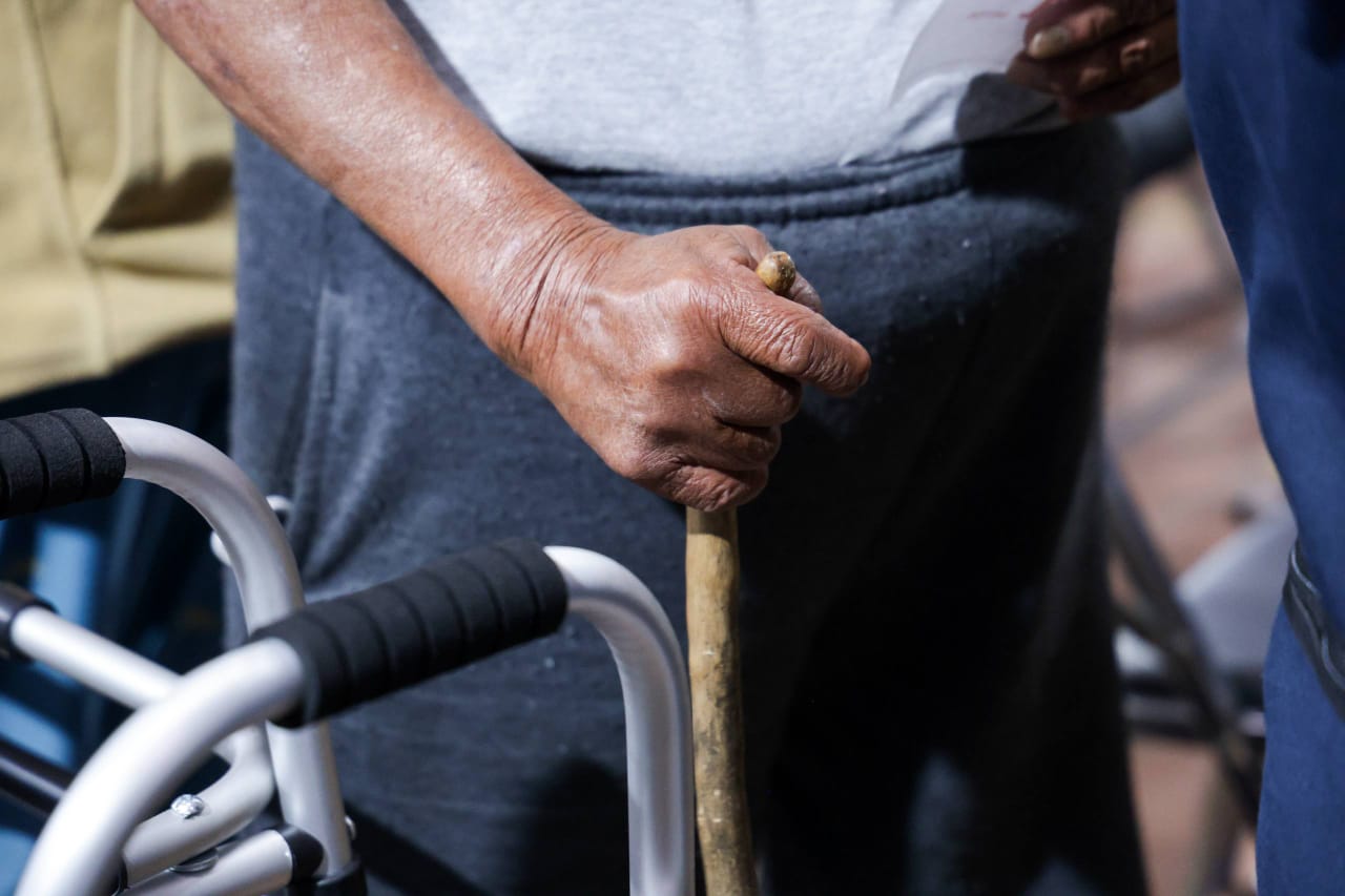 Culmina Lupita Cuautle tercera entrega de aparatos ortopédicos