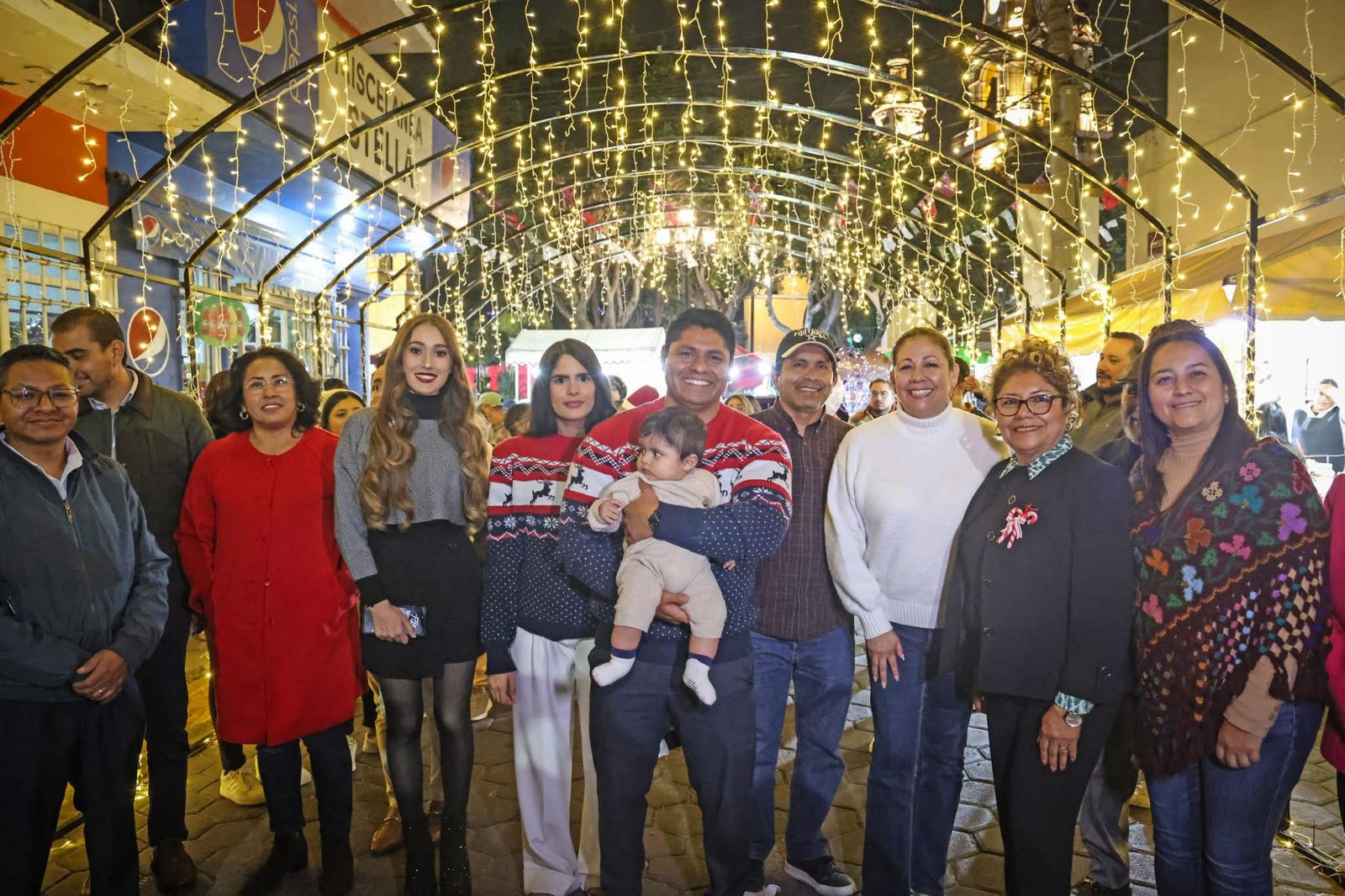 oma enciende arbol navideño 4