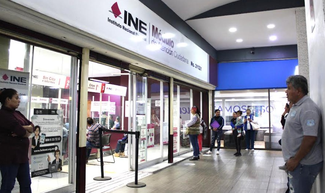 Credenciales que vencen y un llamado urgente del INE