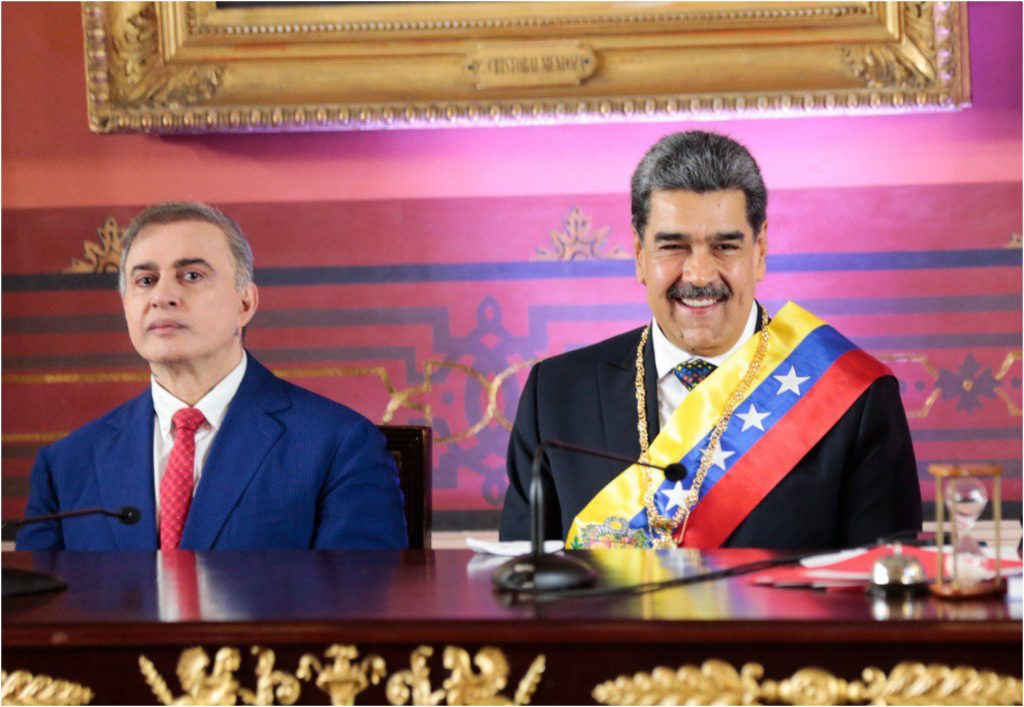 Nicolás Maduro asume su tercer mandato como presidente