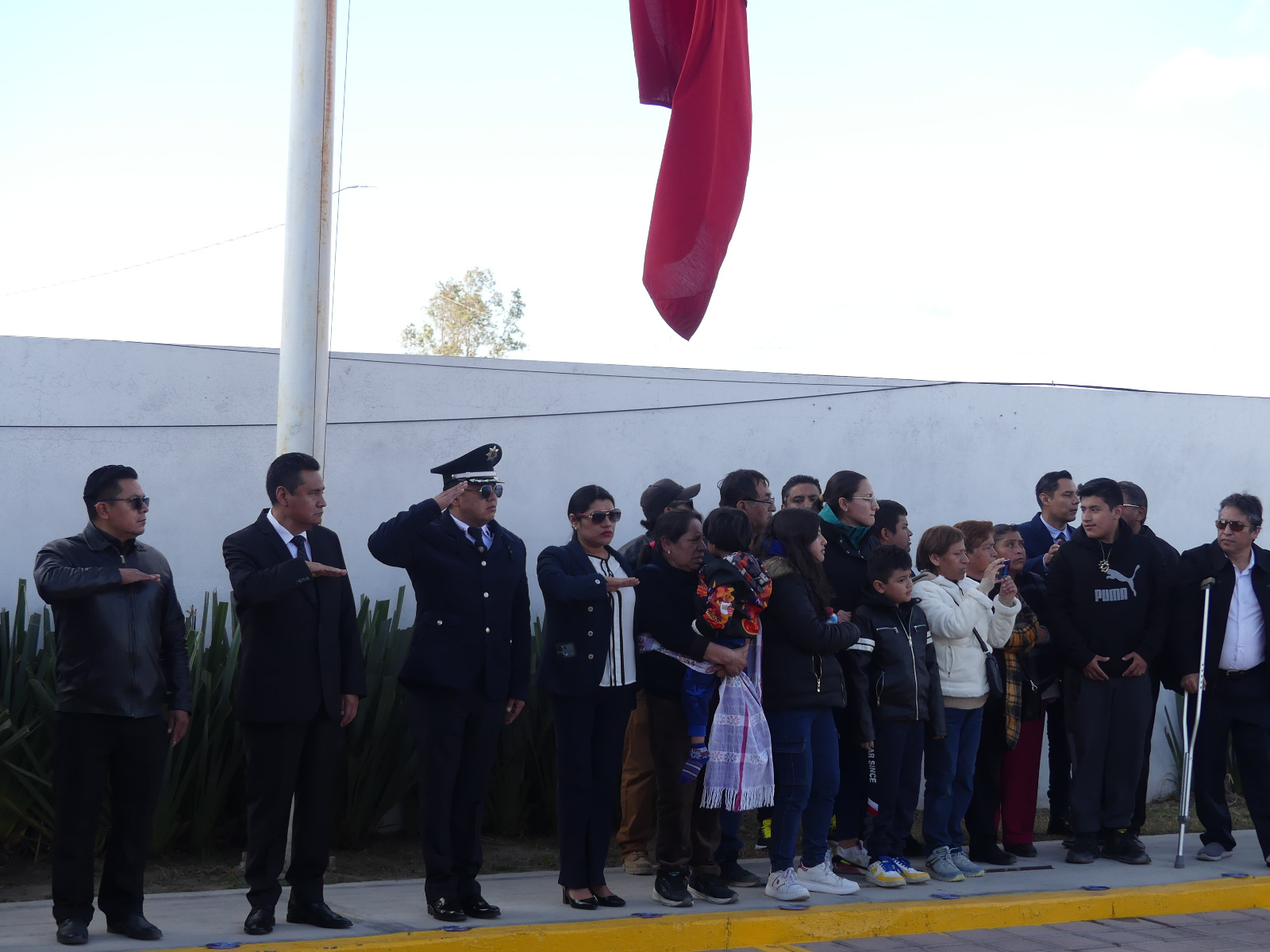 rinden homenaje a policía caído coronango 3