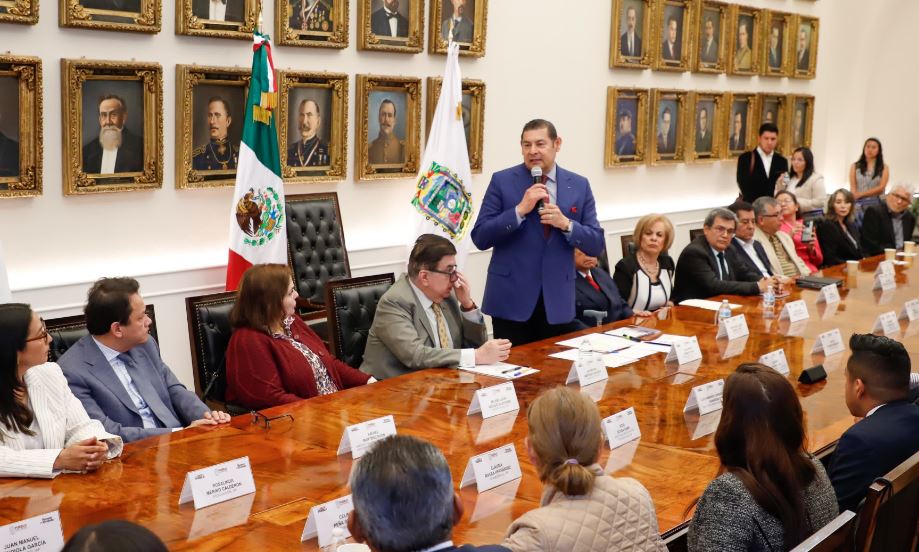 Puebla fortalece su administración pública con convenio de capacitación en colaboración con INAP e IAP