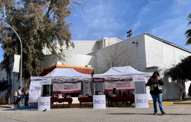 México listo para recibir a deportados: 35 mil empleos para migrantes