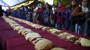 ¡Una rosca de reyes de 159 metros despide la temporada navideña en Tlaxcala!