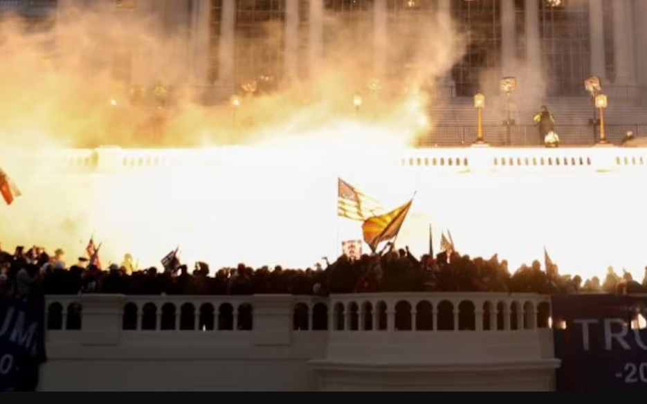 Joe Biden llama a no olvidar el asalto al Capitolio: "Fue una amenaza para la democracia"