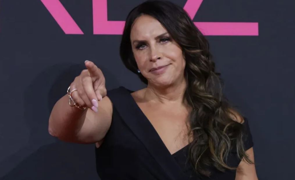 Editorial suspende novela de Karla Sofía Gascón por polémicos tuits