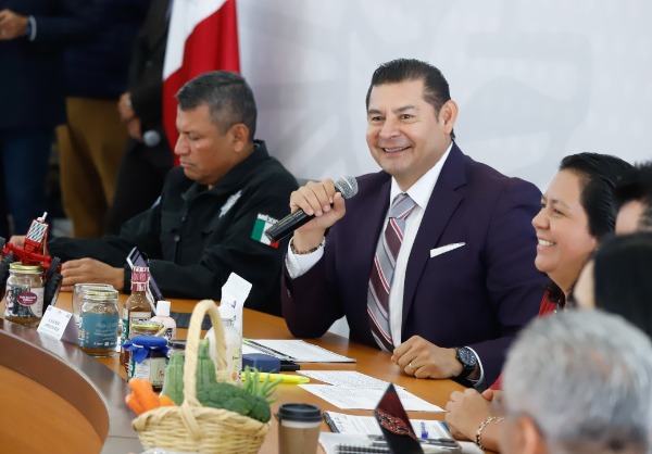 Llama Armenta a presidentes municipales a priorizar seguridad y servicios públicos