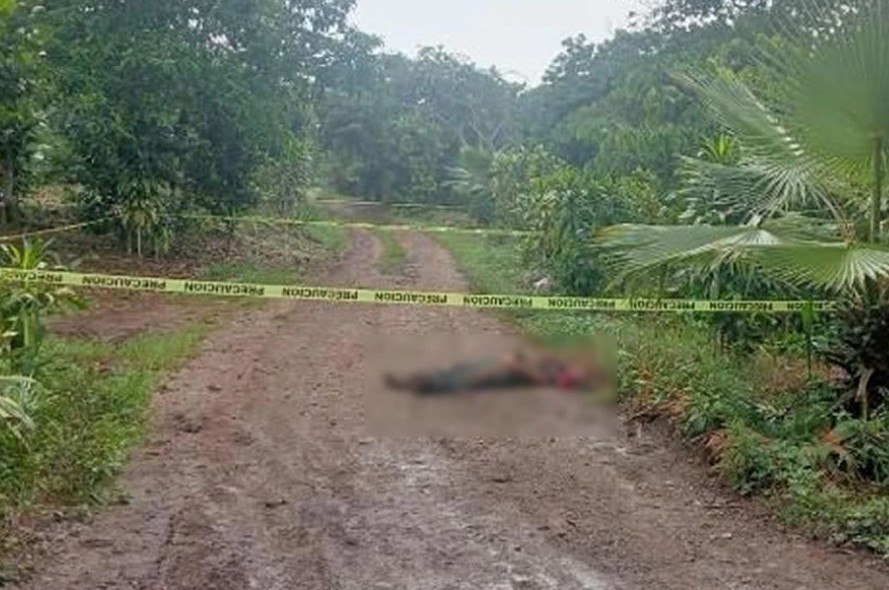 Encuentran a dos hombres asesinados con machete en Xicotepec