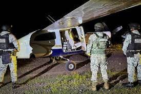 Especialista desmiente que avioneta con cocaína saliera de El Salvador