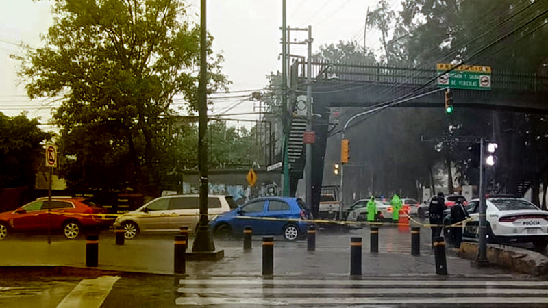 Motociclista muere arrollado en Iztacalco mientras trabajaba