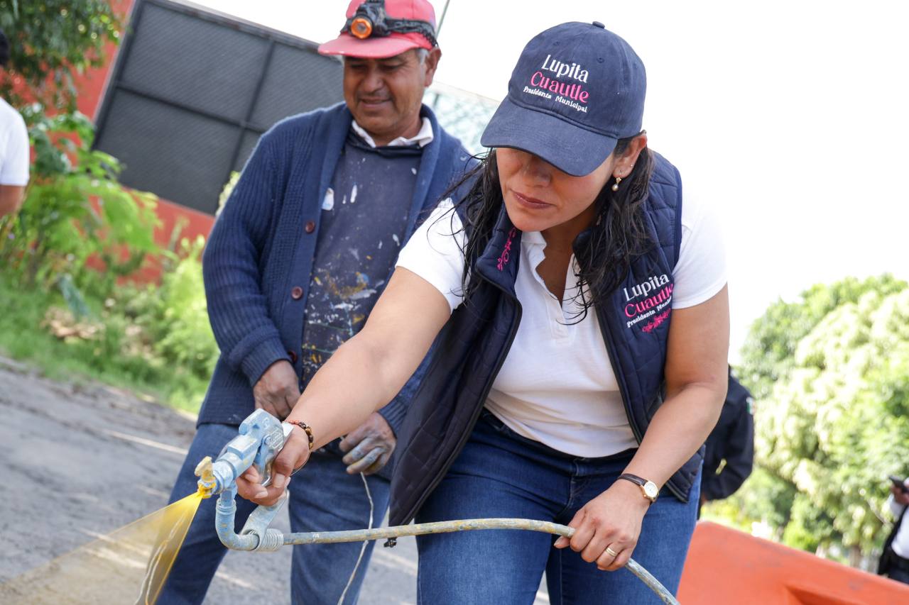 Continúa Lupita Cuautle trabajo comunitario para mejorar espacios públicos